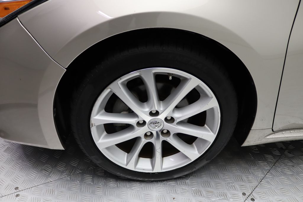 Thumbnail: 2013 Toyota Avalon - 4