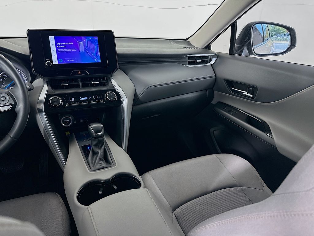 Thumbnail: 2023 Toyota Venza - 22