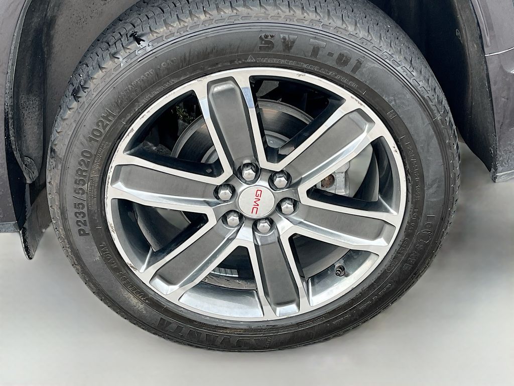 Used 2019 Silver GMC Denali image 34