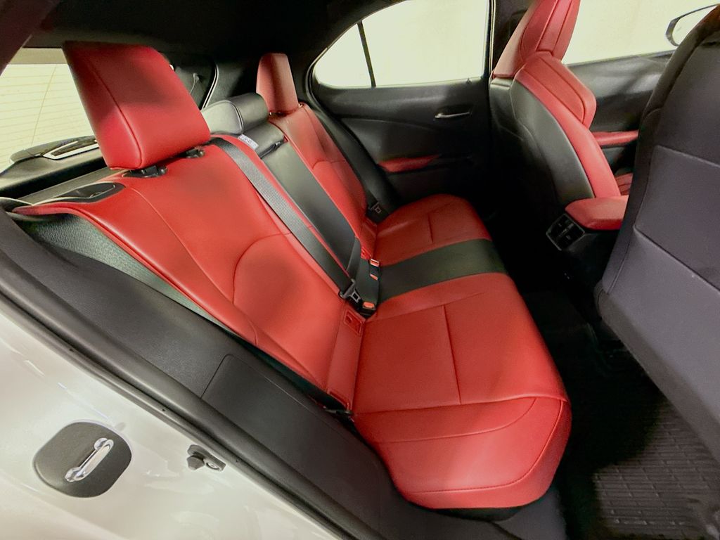 Thumbnail: 2022 Lexus UX - 27