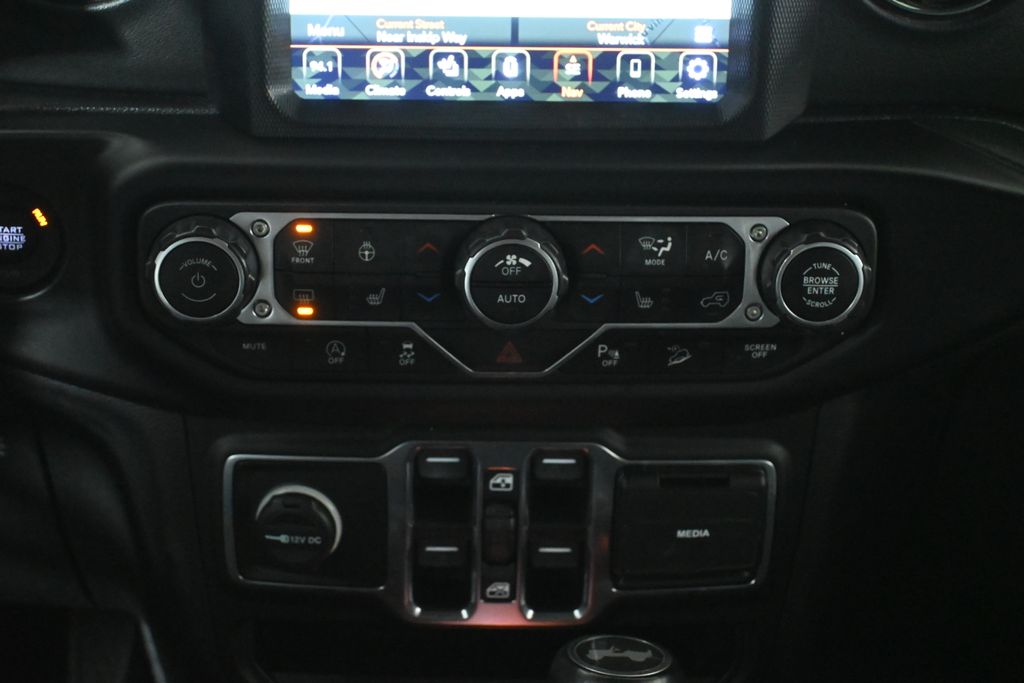 Thumbnail: 2020 Jeep Wrangler - 23