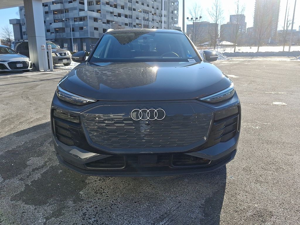 Thumbnail: 2025 Audi Q6 e-tron - 2