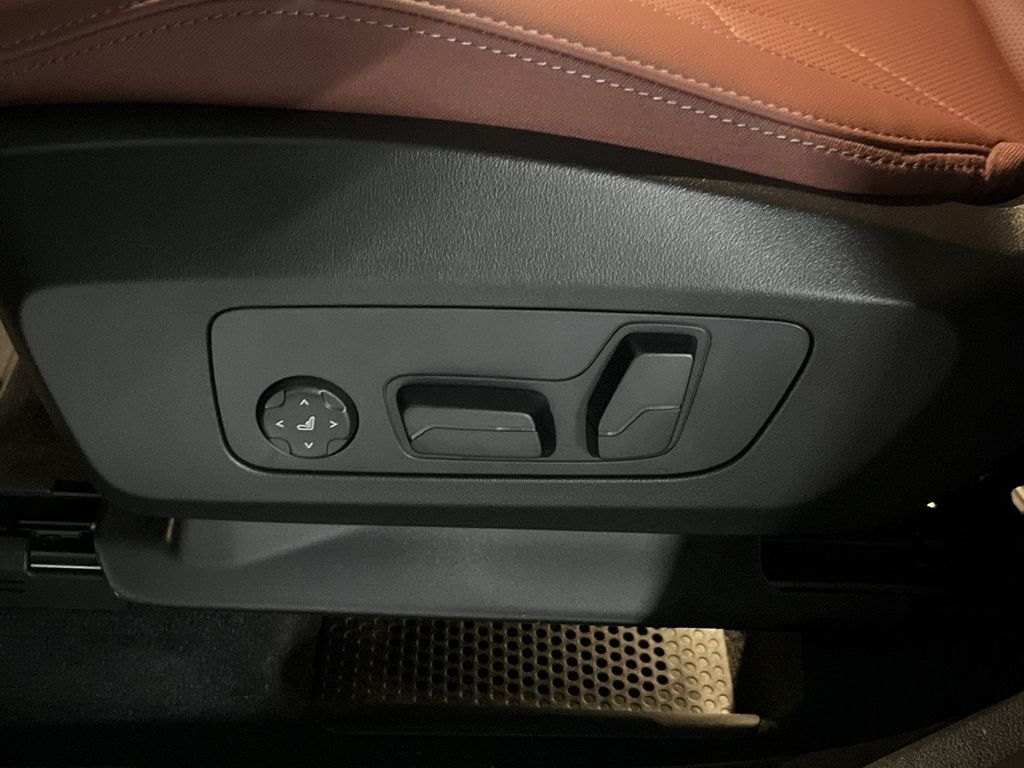 Thumbnail: 2026 BMW X1 - 12