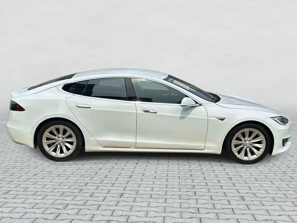 Thumbnail: 2016 Tesla Model S - 4