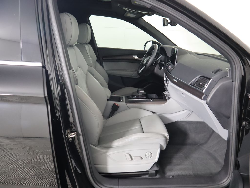 Thumbnail: 2022 Audi Q5 - 21
