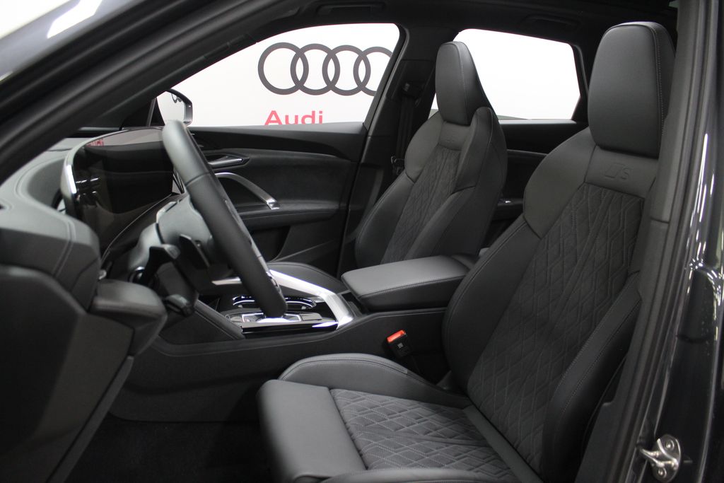 Thumbnail: 2025 Audi SQ5 - 13