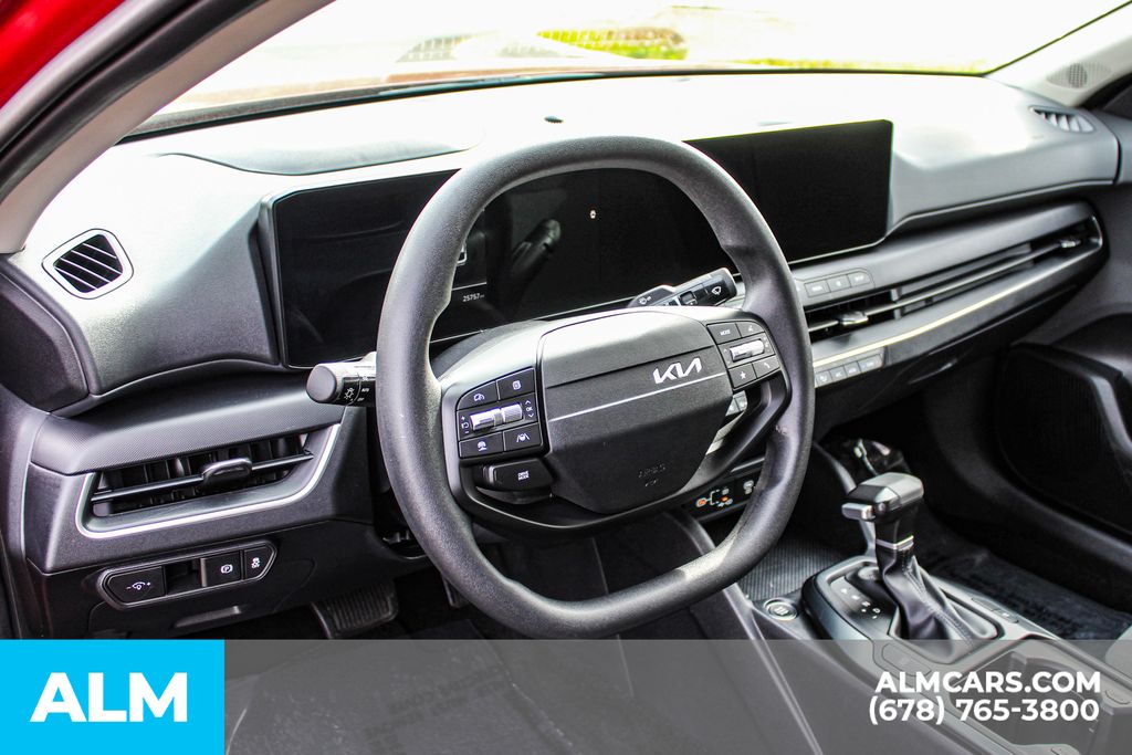 Used 2025 Red Kia LXS image 22