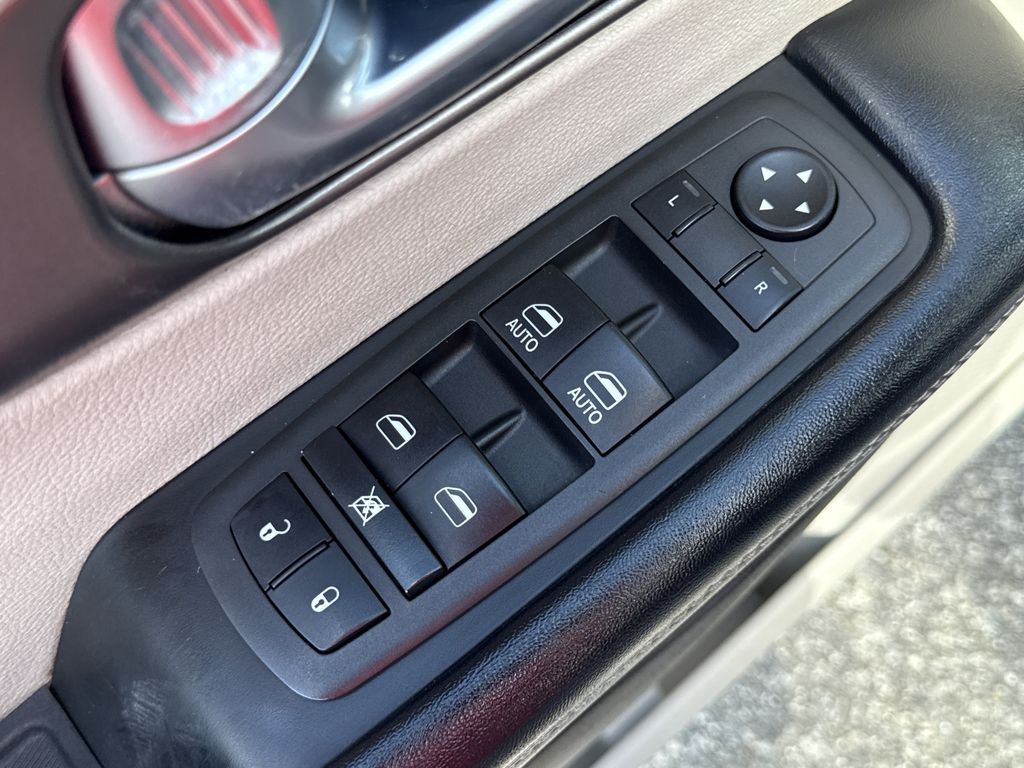 Used 2022 Chrysler Pacifica Van