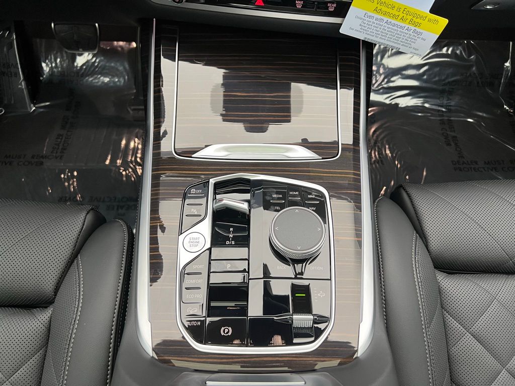 Thumbnail: 2026 BMW X7 - 11