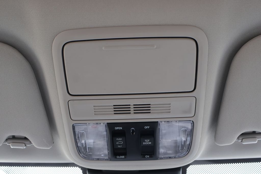 2025 Honda Odyssey EX-L 19