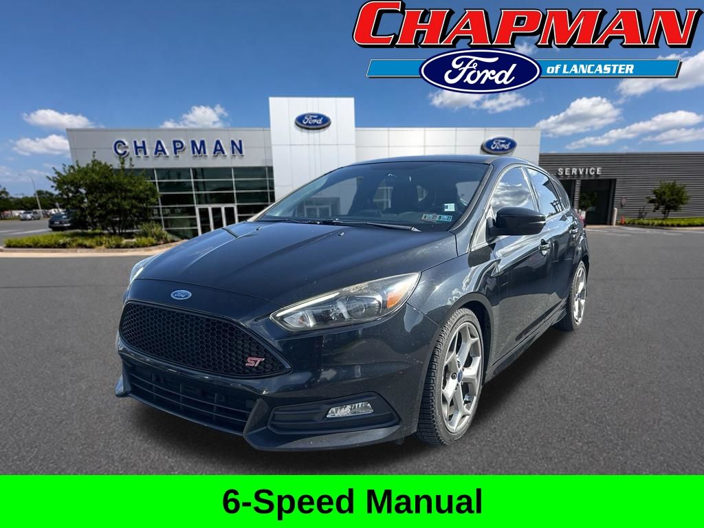 Tuxedo Black 2015 Ford Focus Hatchback Front-Wheel Drive 6-Speed Manual