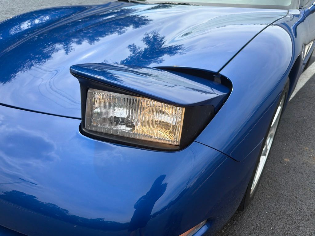Thumbnail: 2002 Chevrolet Corvette - 9
