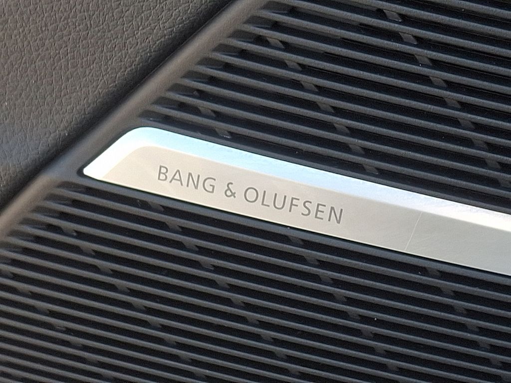 Thumbnail: 2024 Audi RS Q8 - 26