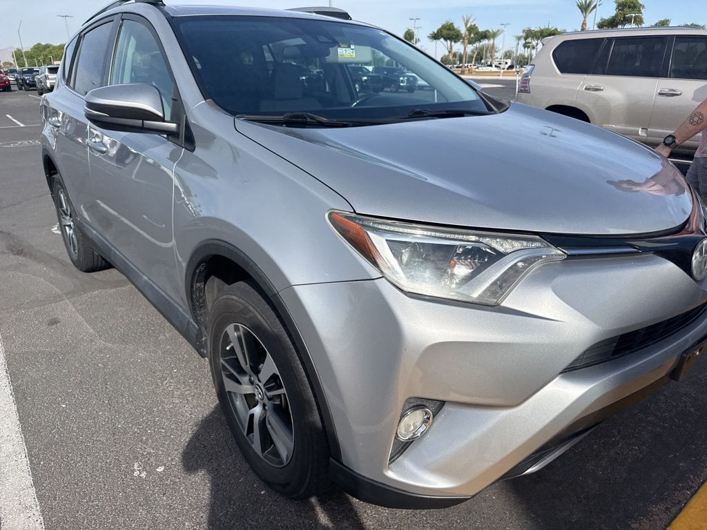 Thumbnail: 2018 Toyota RAV4 - 3