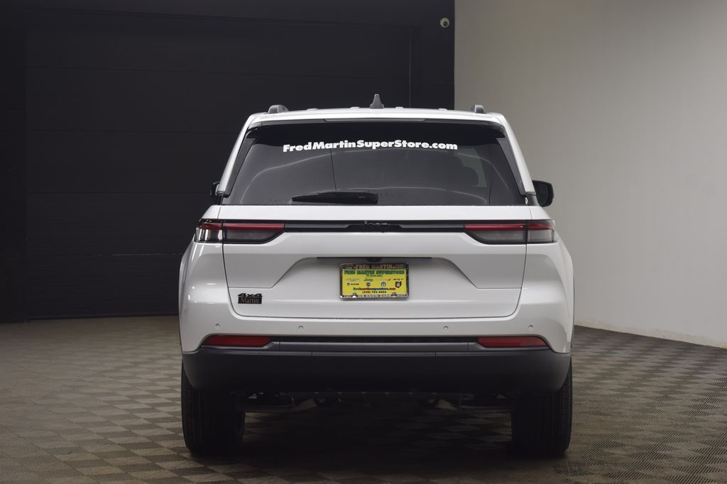 new 2026 Jeep Grand Cherokee car, priced at $39,516
