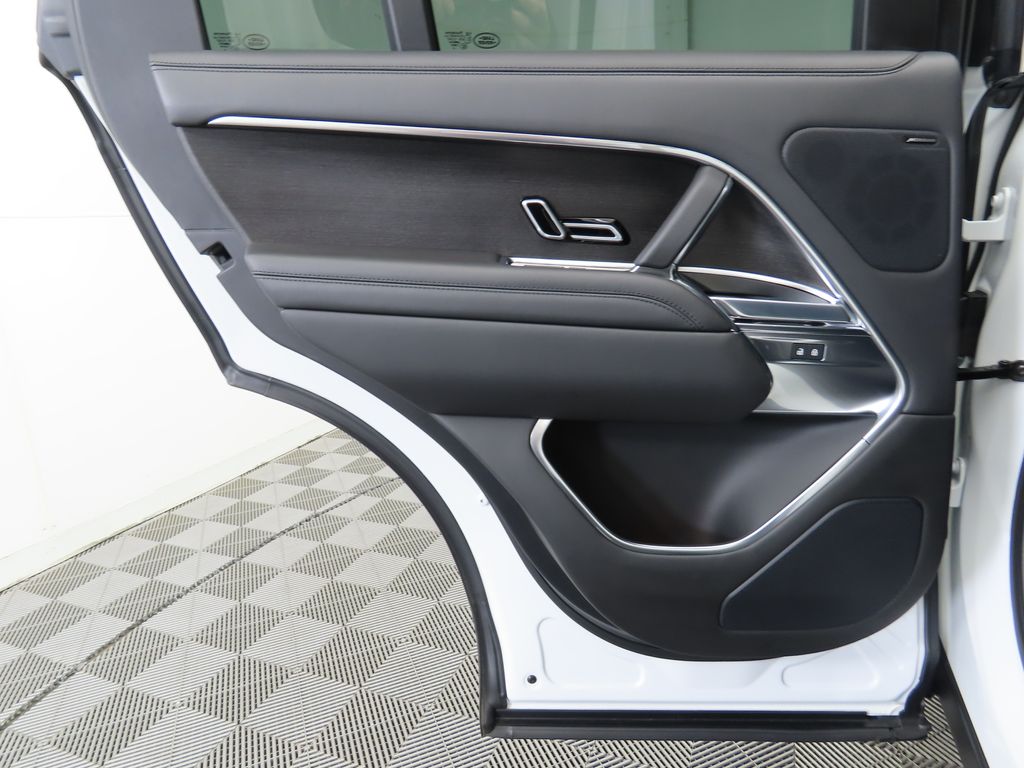 Thumbnail: 2023 Land Rover Range Rover - 25