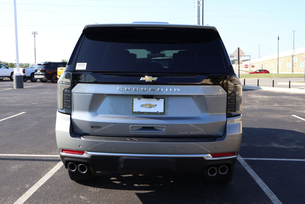 Thumbnail: 2025 Chevrolet Suburban - 6