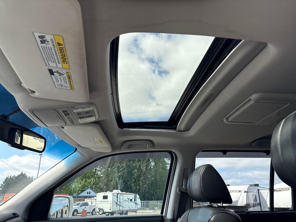2014 Diamond White Pearl Honda Pilot Touring 4X4 SUV