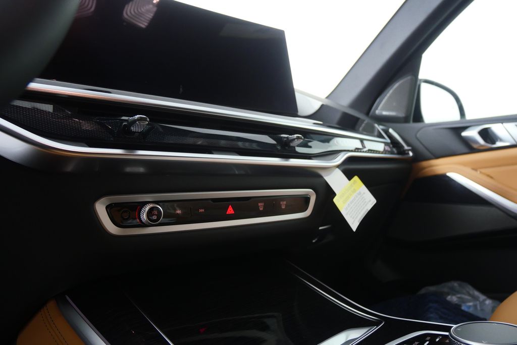 Thumbnail: 2026 BMW X5 - 21