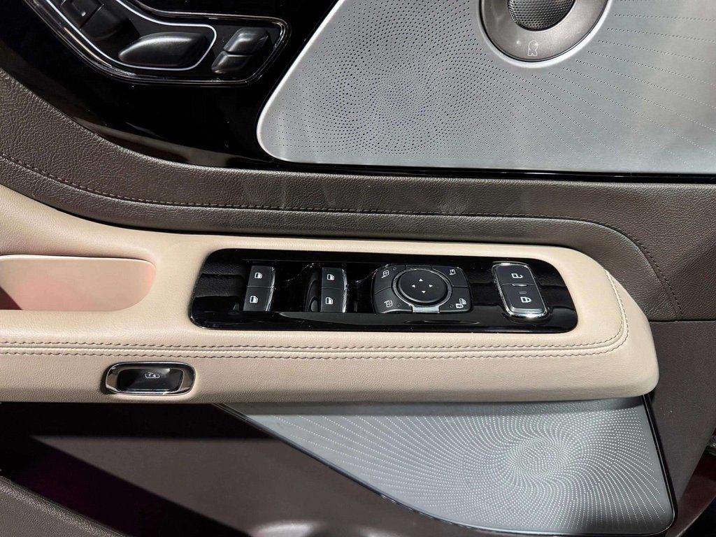 Certified Used 2023 Diamond Red Metallic Tinted Clearcoat Lincoln Reserve image 8