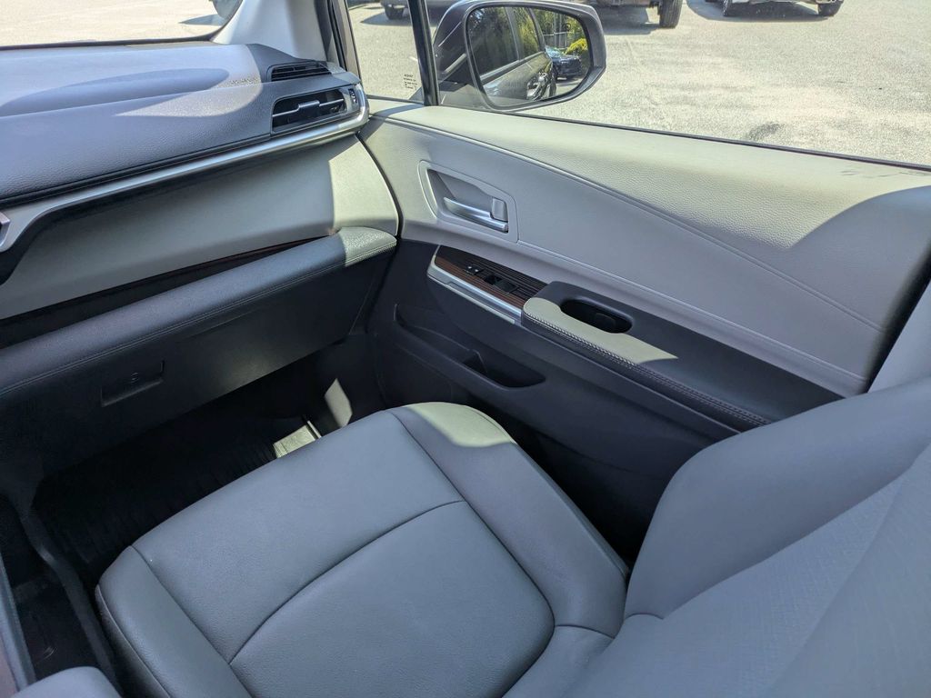 Used 2024 Toyota Sienna Van