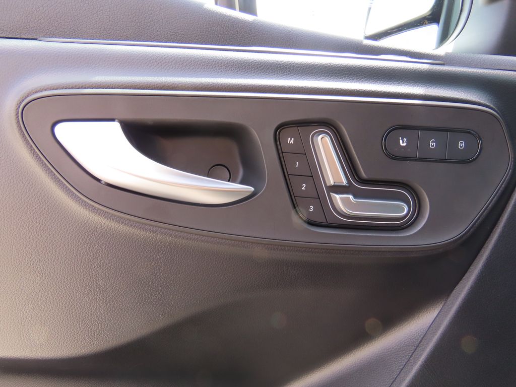 Thumbnail: 2025 Mercedes-Benz Sprinter - 23