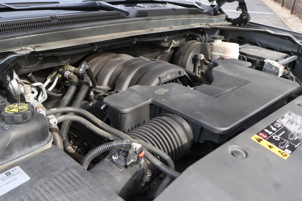 Thumbnail: 2019 Chevrolet Tahoe - 17