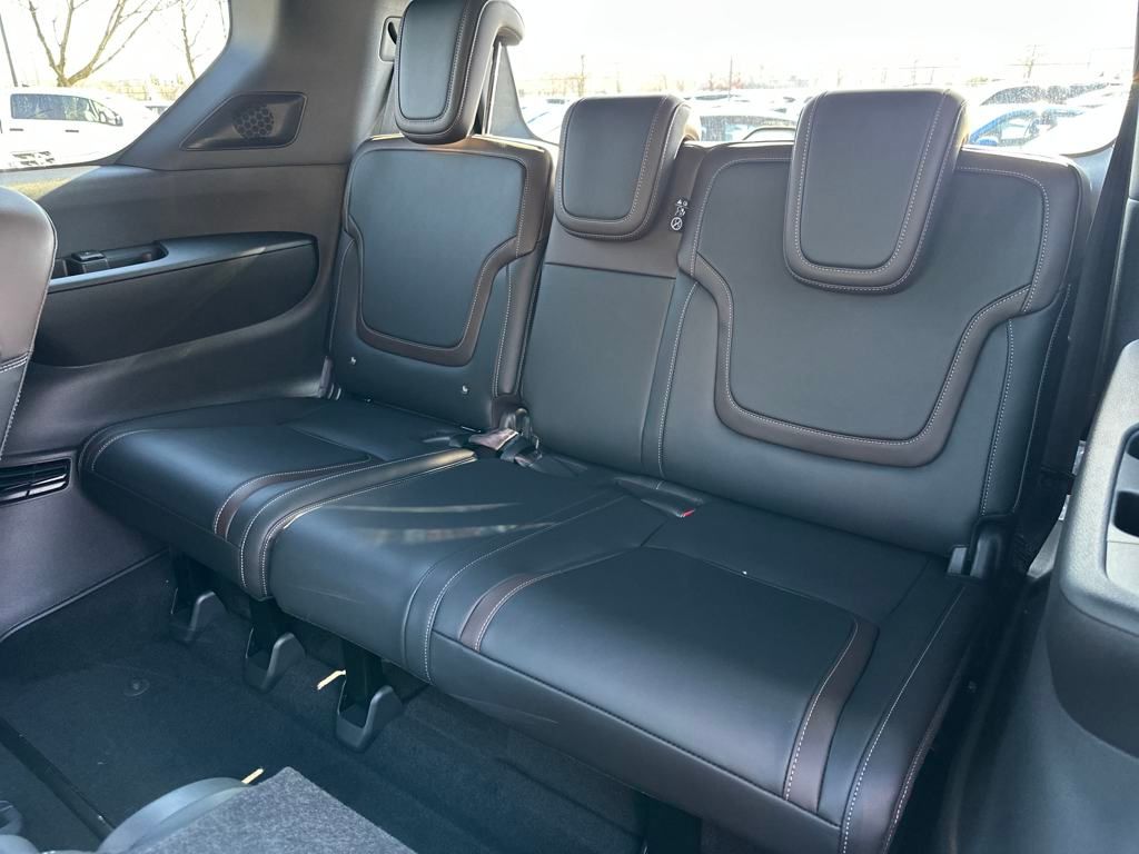2025 Nissan Armada SL photo