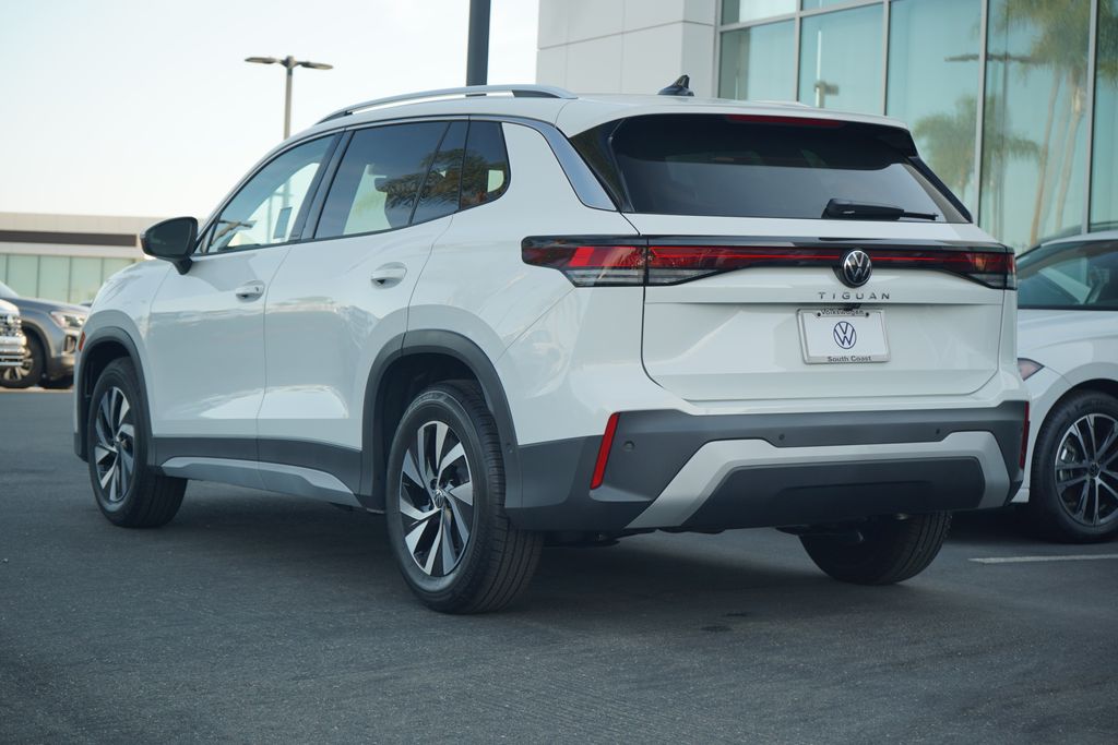 Thumbnail: 2025 Volkswagen Tiguan - 3