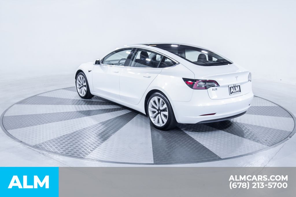 Used 2018  Tesla Long Range image 7