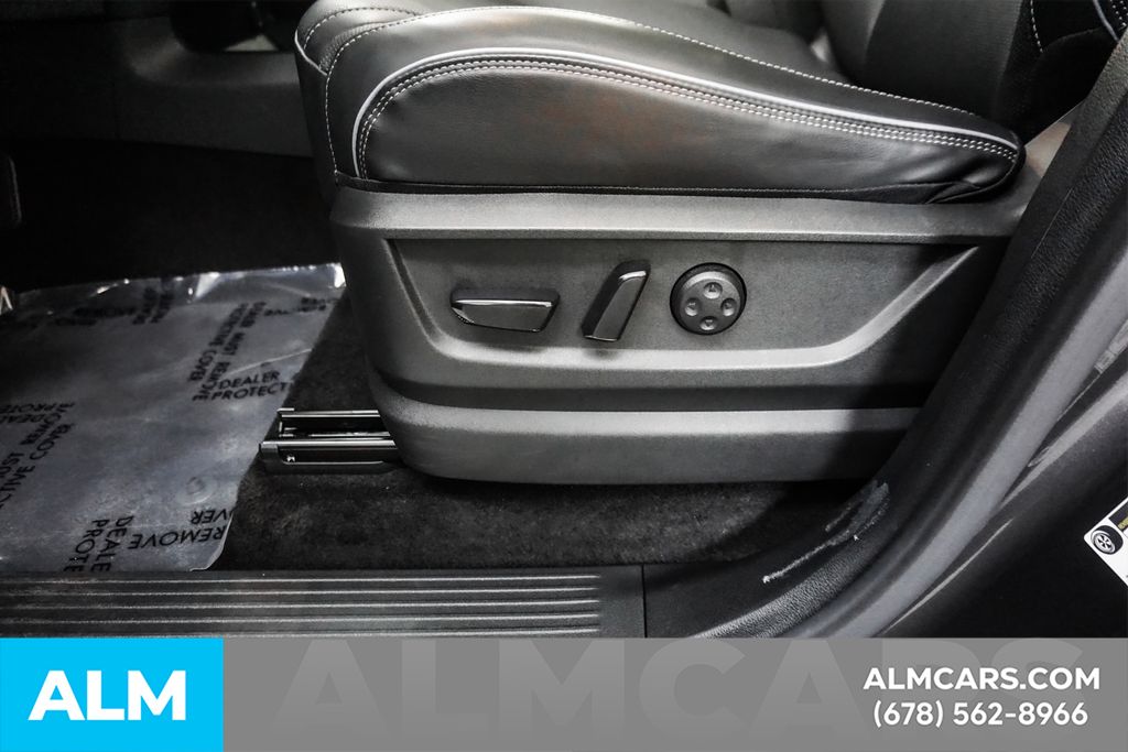 Used 2025 Gray INFINITI LUXE image 28