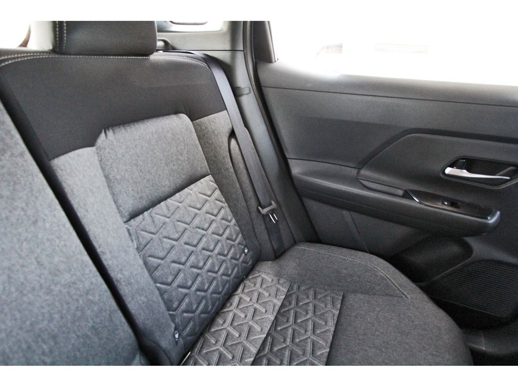 2026 Nissan Kicks SV - 11