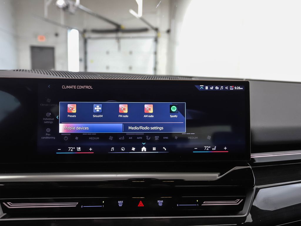 Thumbnail: 2026 BMW 5 Series - 17