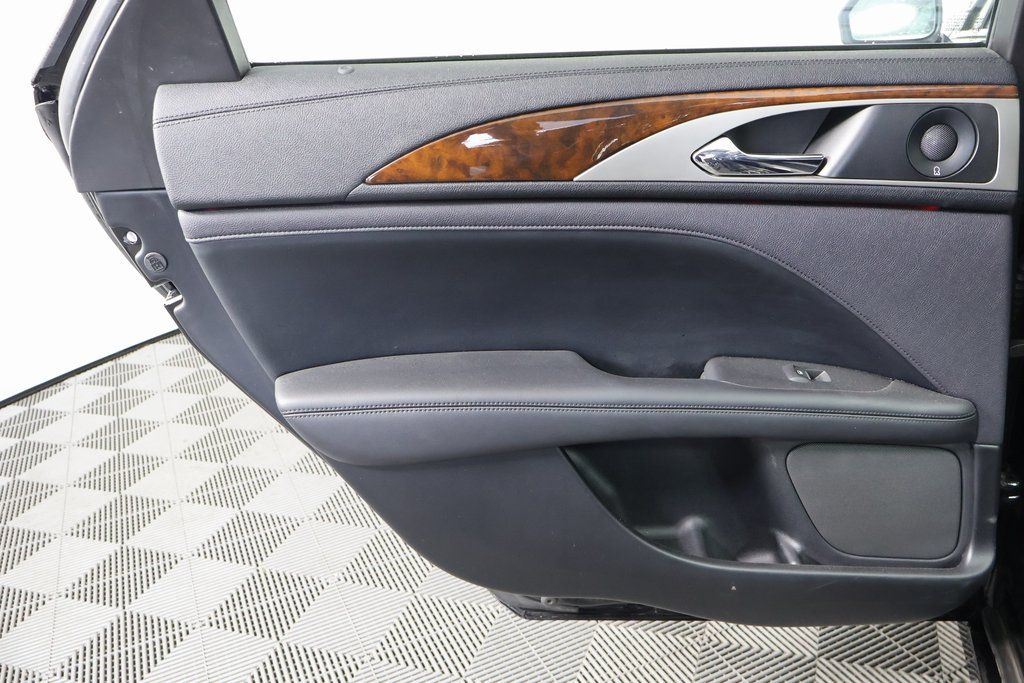 Thumbnail: 2020 Lincoln MKZ - 8
