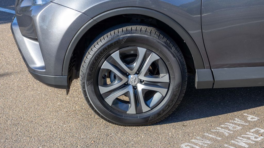 Used 2018 Toyota RAV4 LE 4D Sport Utility