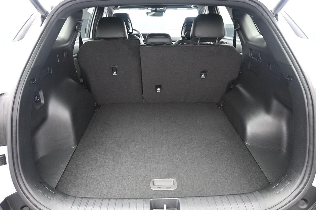 2026 Glacial White Pearl Kia Sportage X-Line AWD SUV