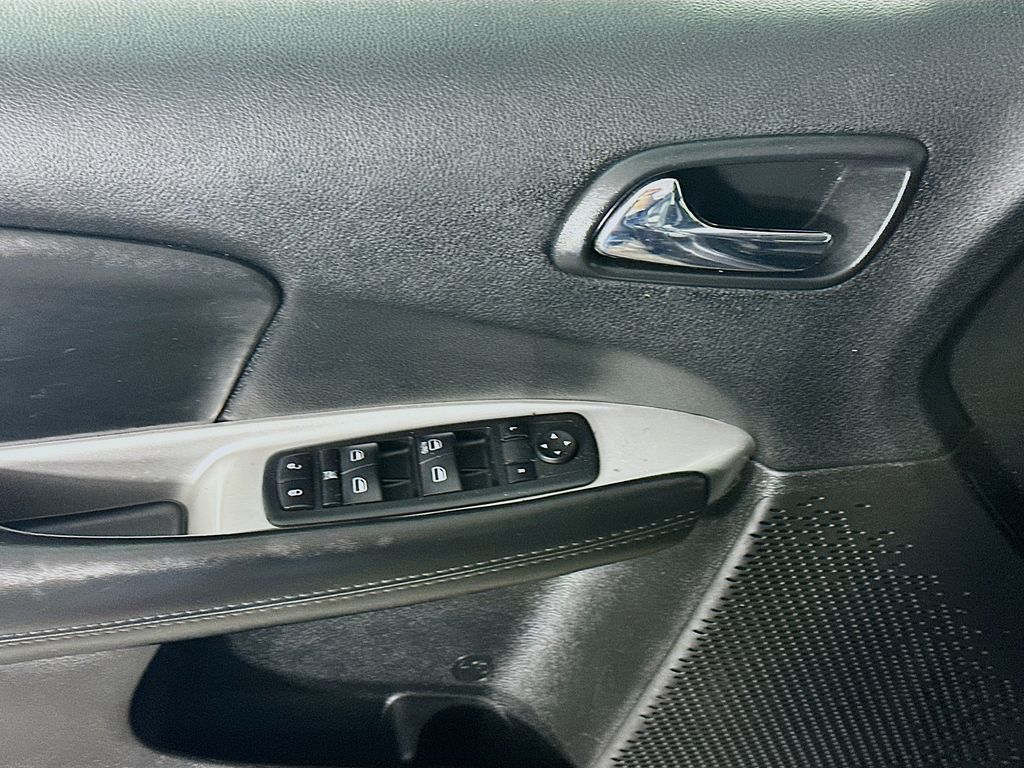 Used 2018 Gray Dodge SE image 23