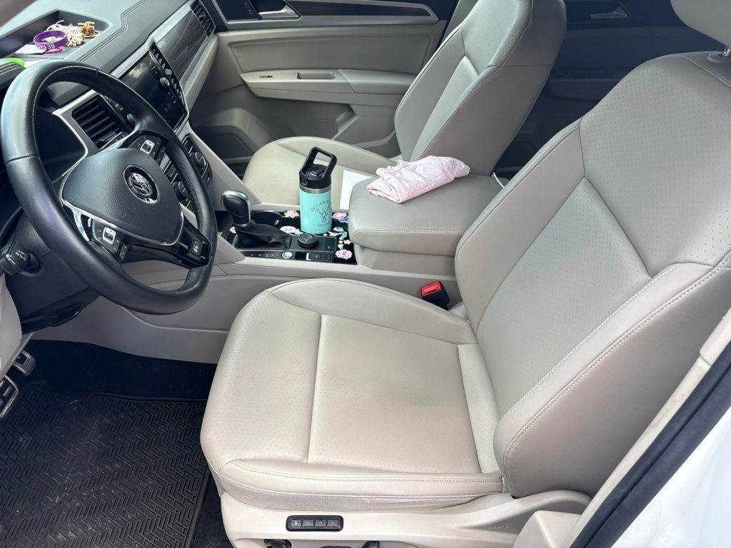 Used 2019 White Volkswagen 3.6L V6 SEL R-Line image 17