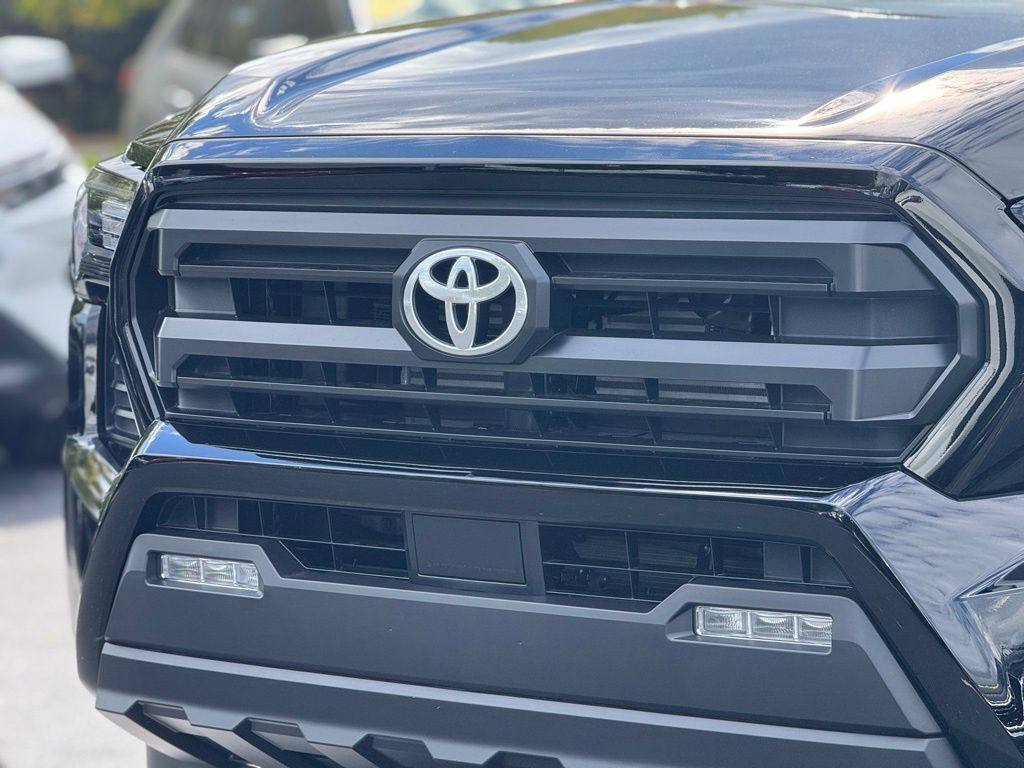 2025 Toyota Tacoma SR5 Double Cab photo 6