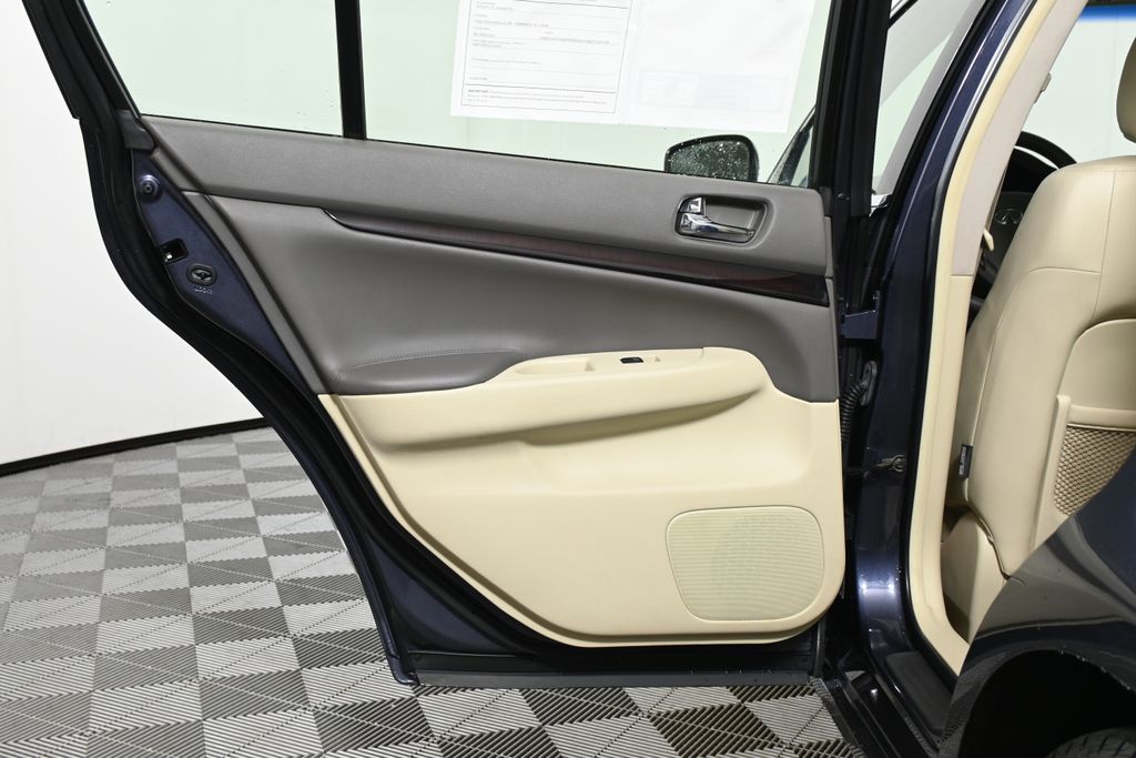 2011 INFINITI G37 X 30