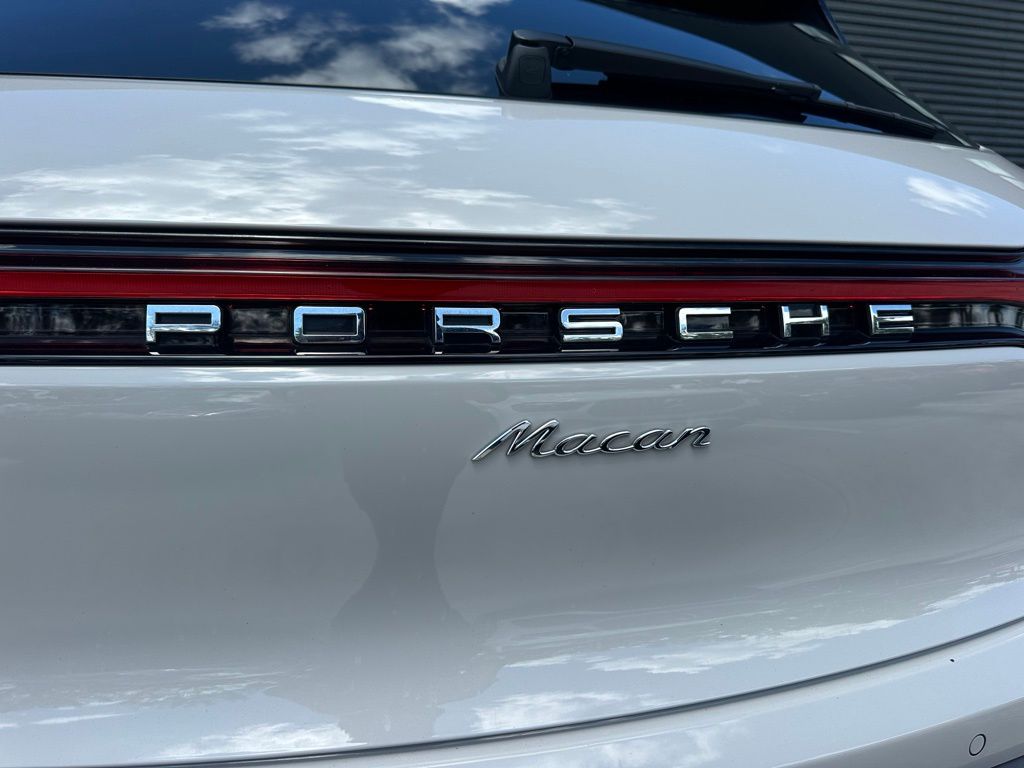 Thumbnail: 2023 Porsche Macan - 14