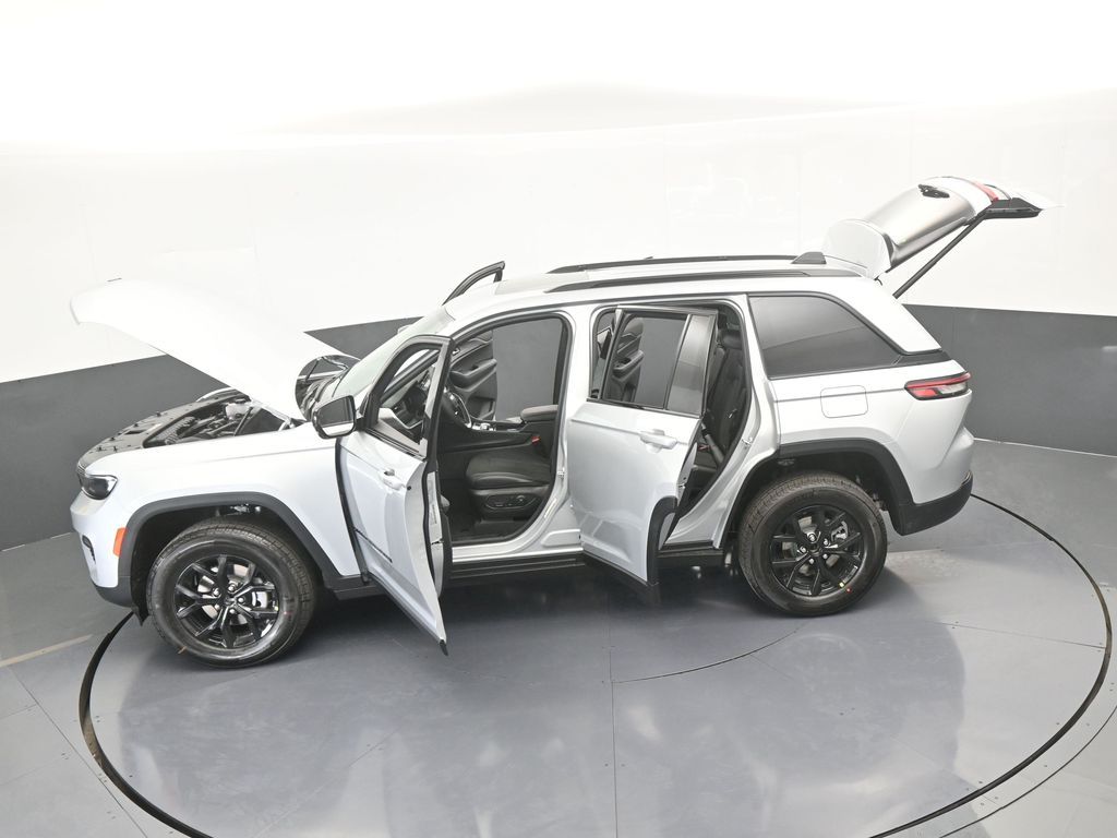 New 2025 Silver Zynith Jeep Altitude X image 59