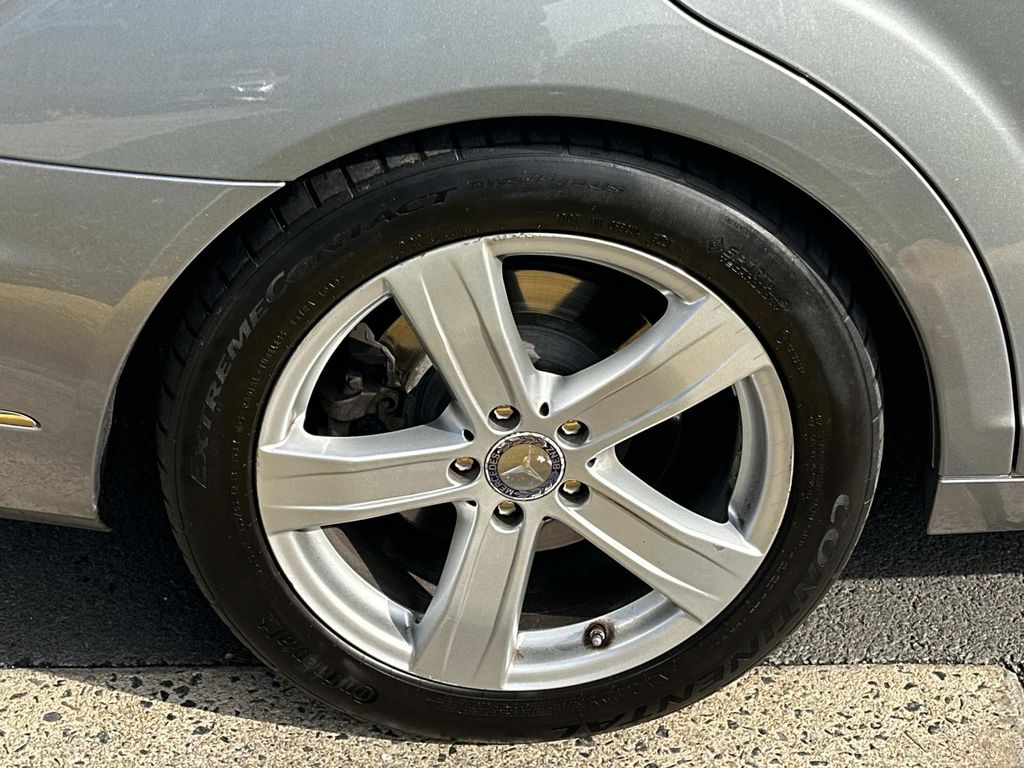 Thumbnail: 2011 Mercedes-Benz S-Class - 16