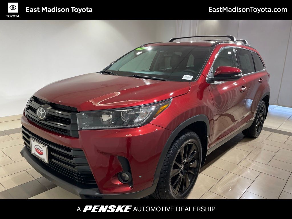 2019 Toyota Highlander SE -
                Madison, WI