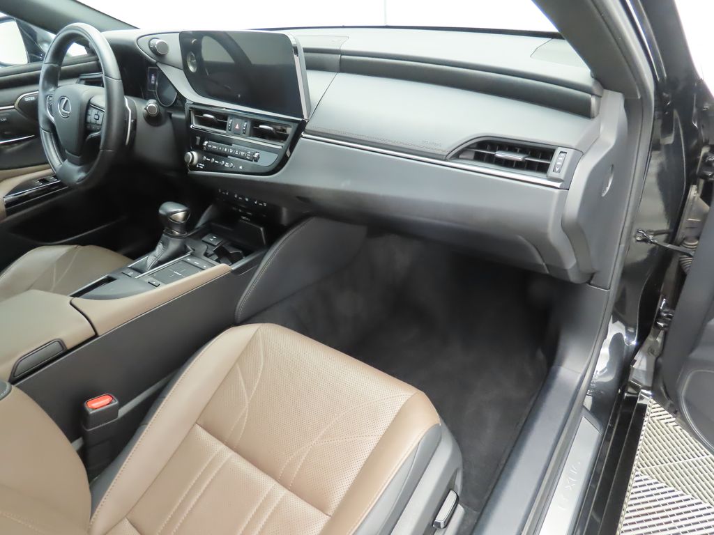 2022 Lexus ES 350 Luxury 18