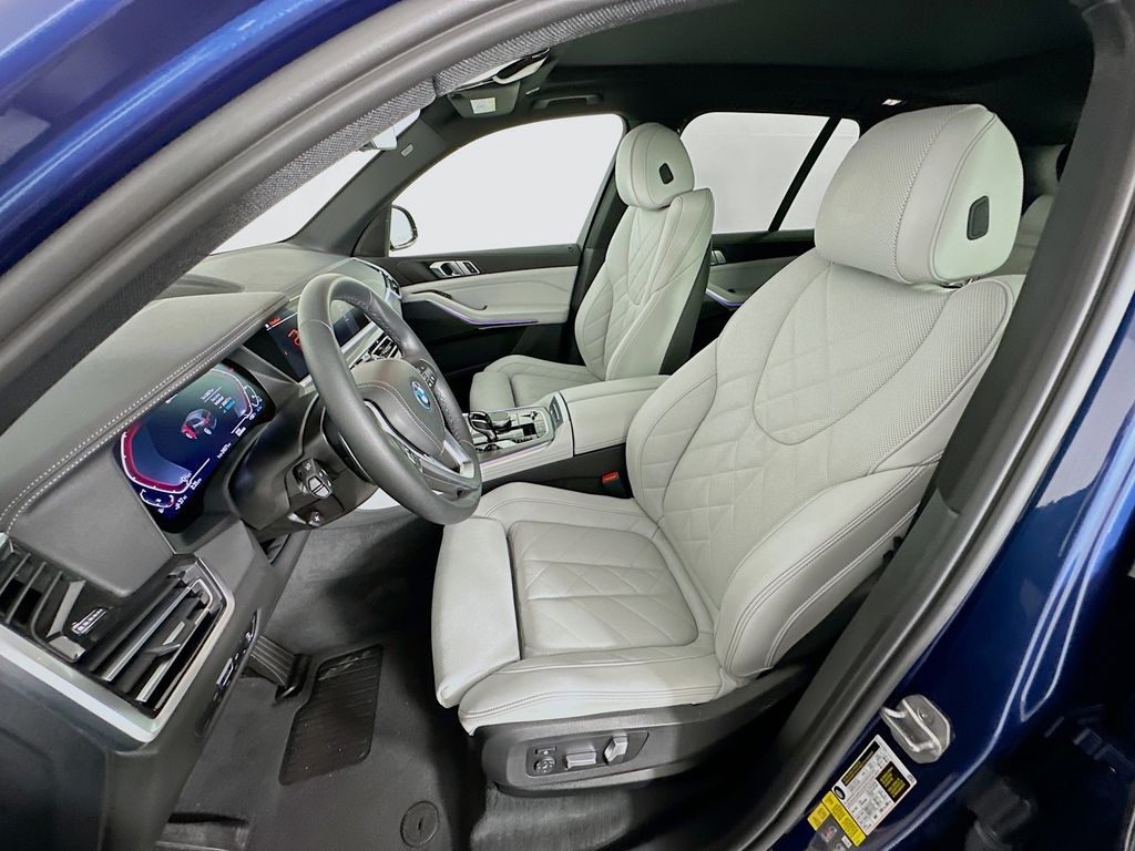 Thumbnail: 2023 BMW X5 - 22