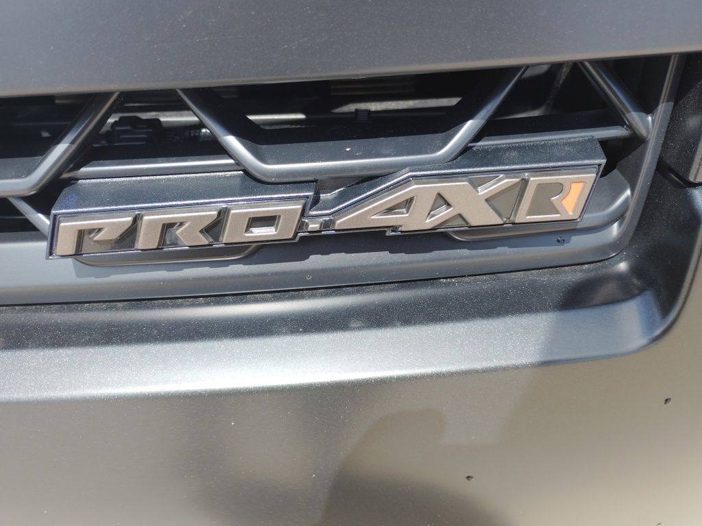 New 2026  Nissan PRO-4X w/R Package image 3