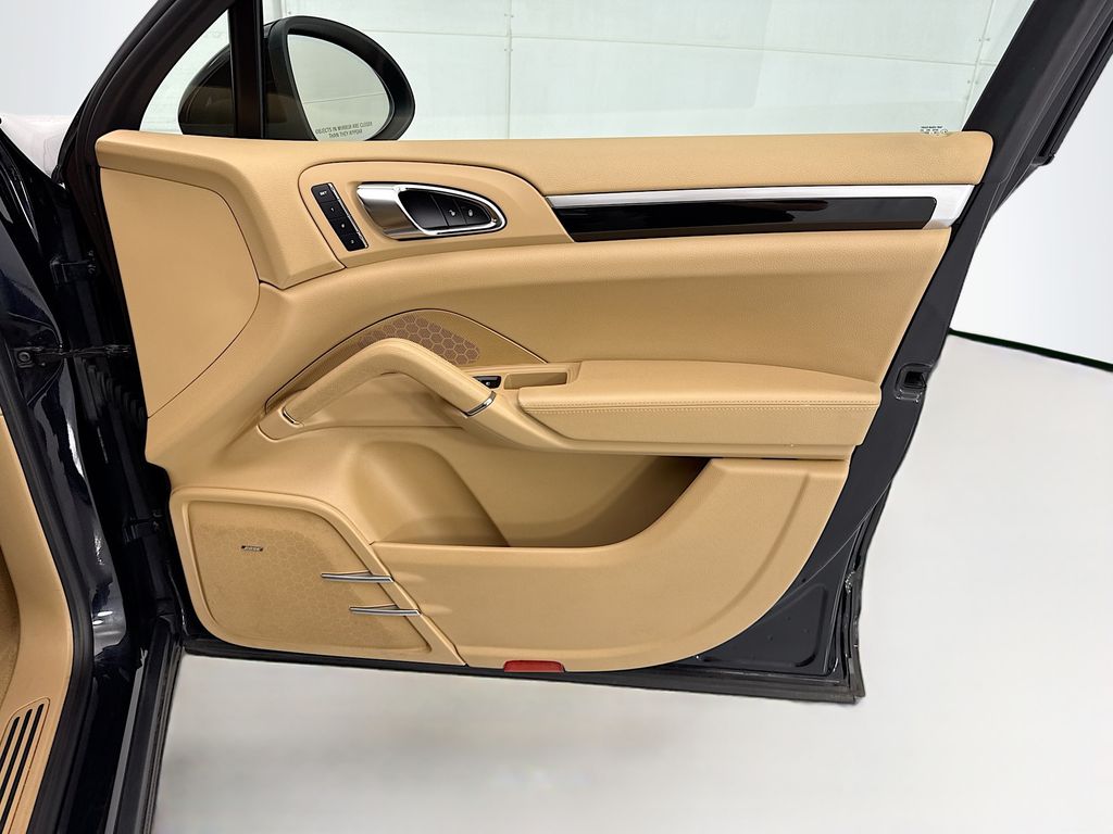 Thumbnail: 2014 Porsche Cayenne - 23