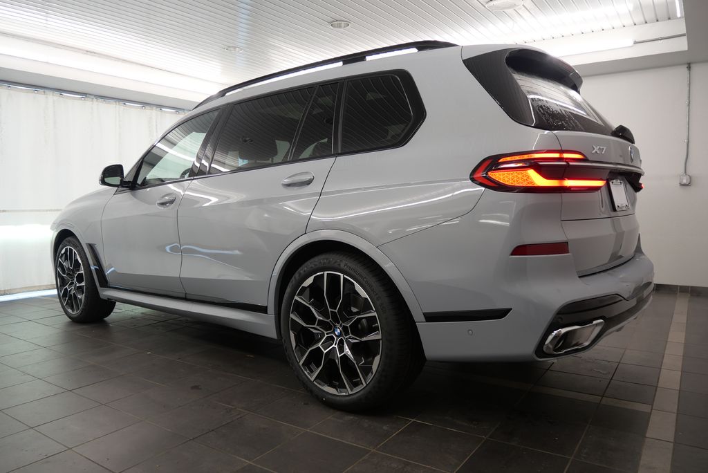 2025 BMW X7 xDrive40i 4