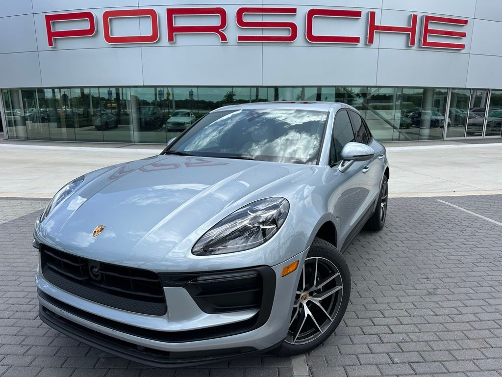 Thumbnail: 2025 Porsche Macan - 1